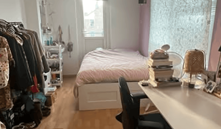 Kamer · 15 m² · €400,-