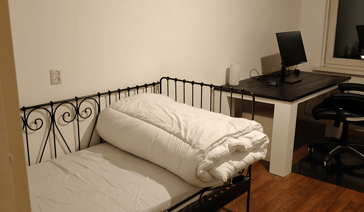 Kamer · 14 m² · €875,-