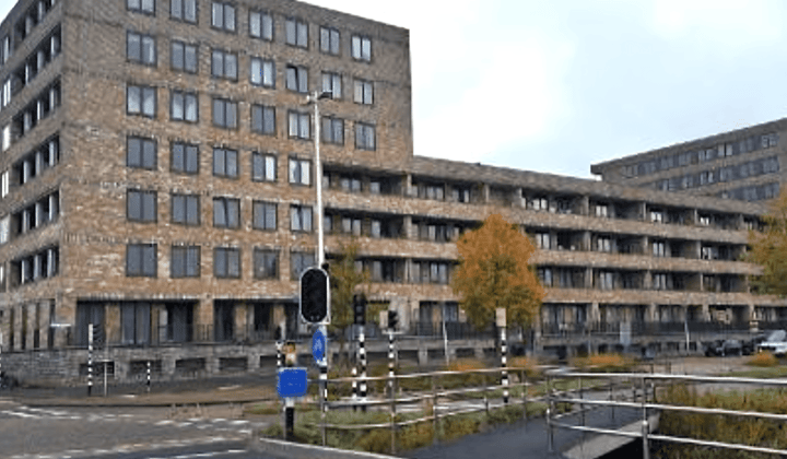 Appartement · 94 m² · €1228,-