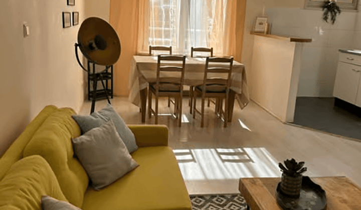 Studio · €1150,-