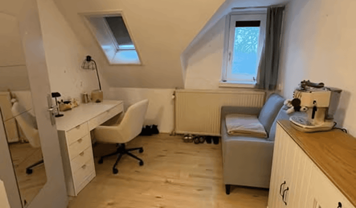 Kamer · 13 m² · €330,-