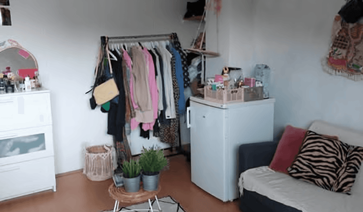 Kamer · 16 m² · €440,-