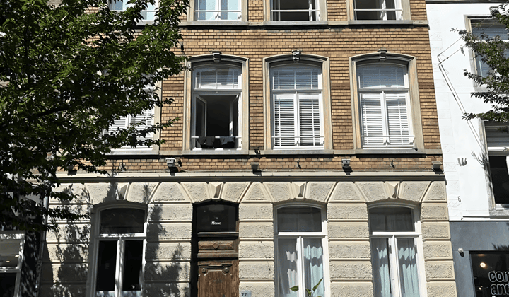 Appartement · 30 m² · €914,-