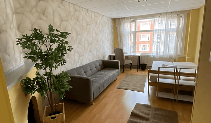 Kamer · 18 m² · €1275,-