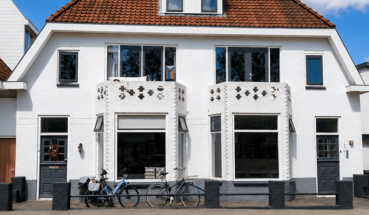 Kamer · 156 m² · €700,-