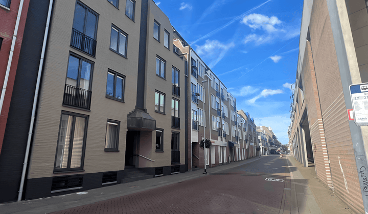 Appartement · 90 m² · €1700,-