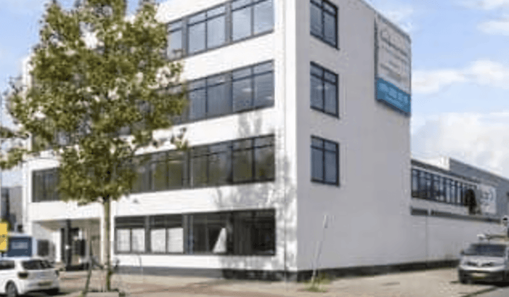 Kantoor · 1360 m² · €625,-