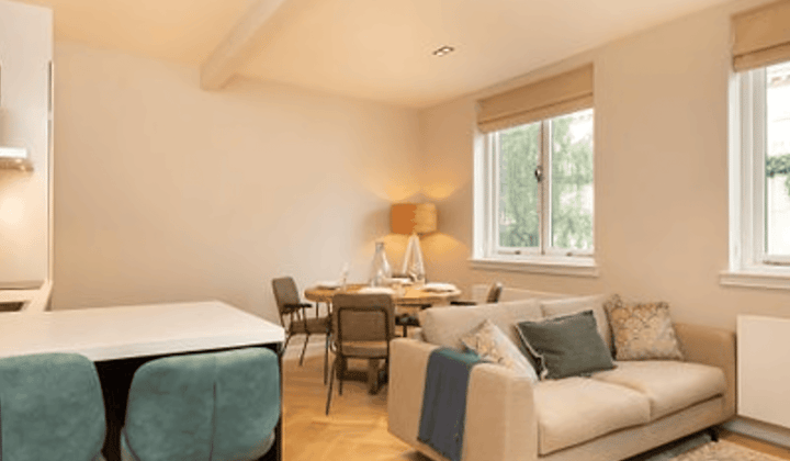 Huis · 47 m² · €2450,-