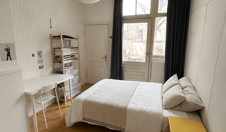 Kamer · 12 m² · €400,-