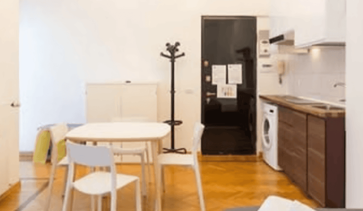 Studio · €550,-
