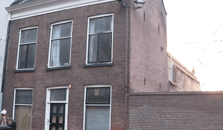 Kamer · 24 m² · €631,-