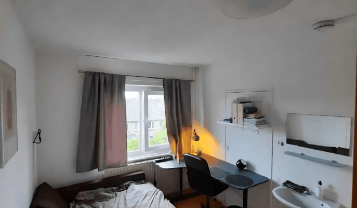 Kamer · 12 m² · €360,-