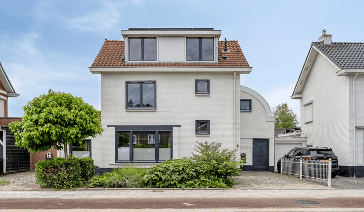 Huis · 247 m² · €3495,-