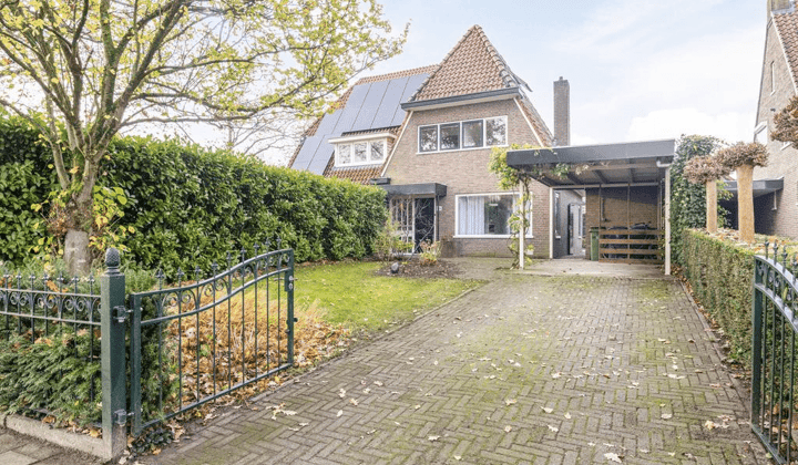 Huis · 121 m² · €1950,-