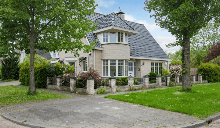 Huis · 194 m² · €2950,-