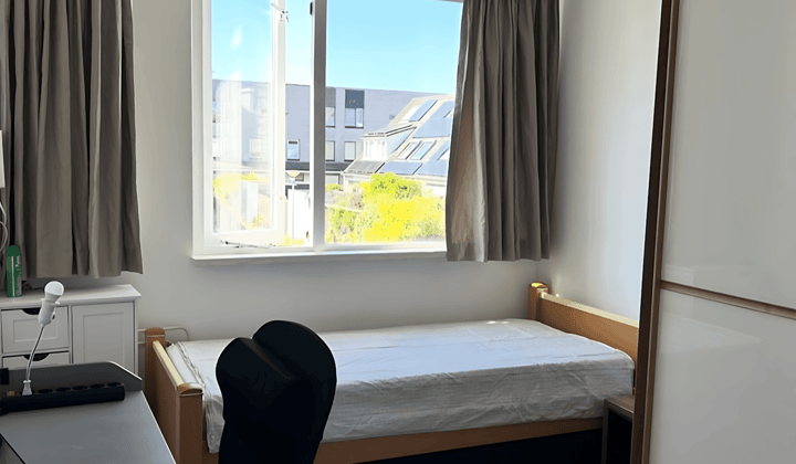 Kamer · 15 m² · €875,-