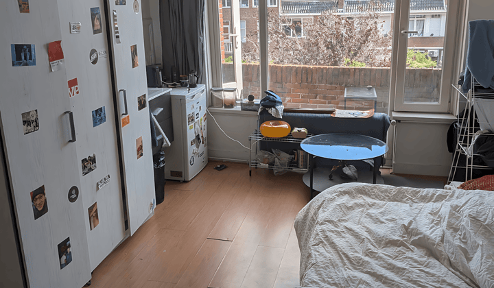 Kamer · 24 m² · €700,-