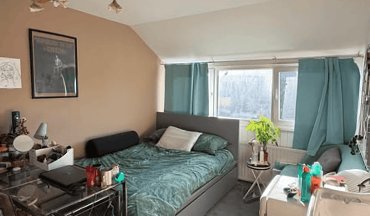 Kamer · 15 m² · €530,-