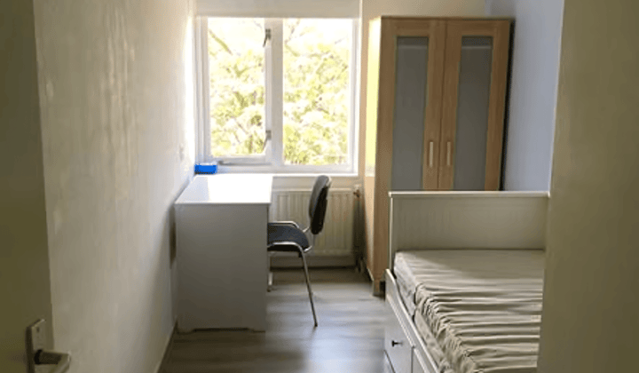 Kamer · 8 m² · €600,-