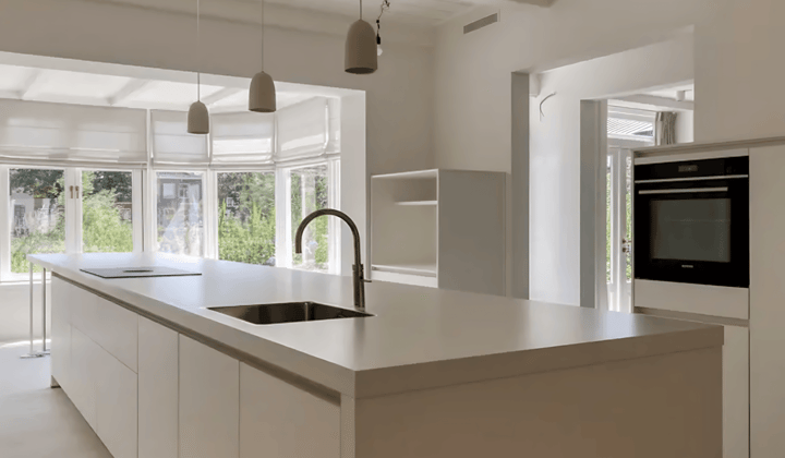 Huis · 203 m² · €5000,-