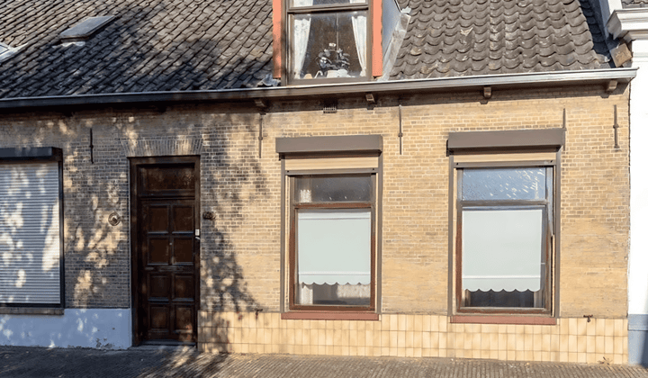 Gemeubileerde studentenkamer met gedeelde voorzieningen