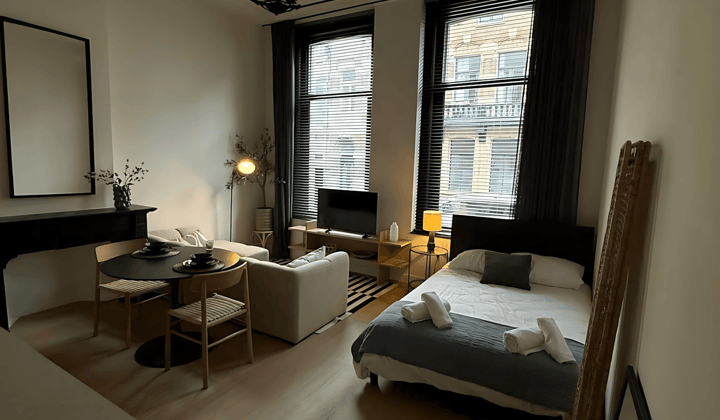Studio · 36 m² · €1300,-
