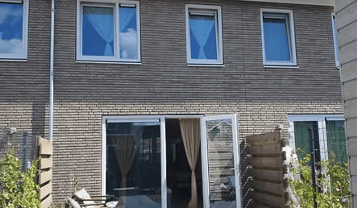 Huis · €2025,-