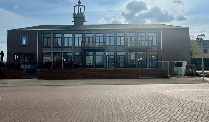 Bedrijfsruimte · €380,-