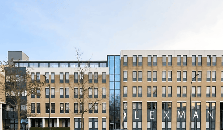 Studio met balkon en inloopdouche voor werkenden