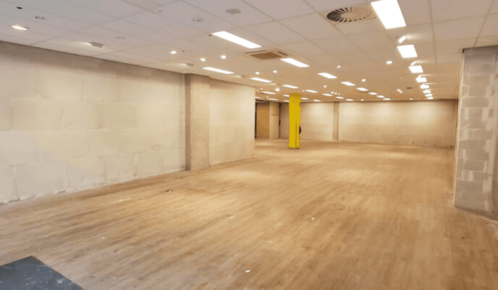 Anti Kraak · 450 m² · €450,-