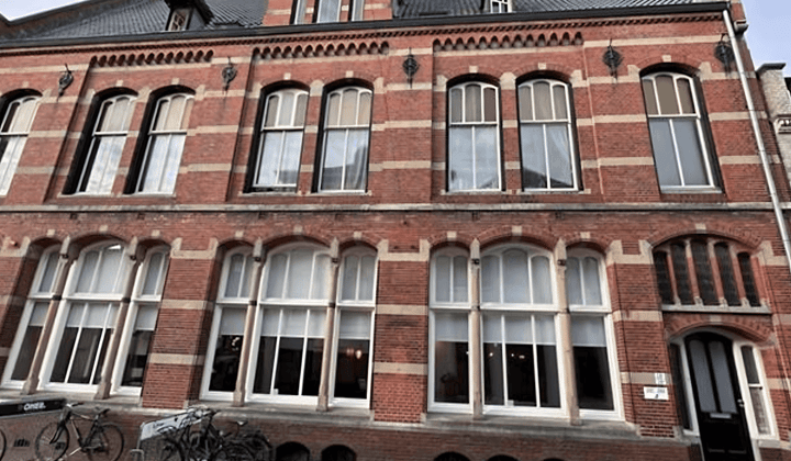 Kamer · 25 m² · €677,-