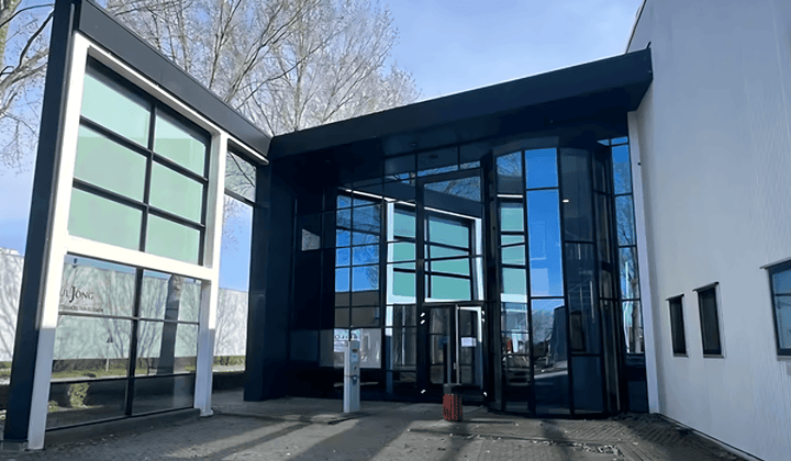 Bedrijfsruimte · 75 m² · €230,-