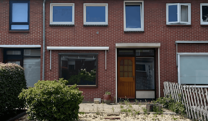 Huis · 100 m² · €1350,-