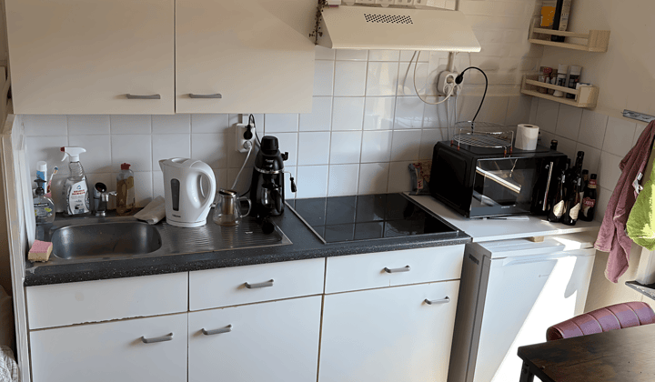 Kamer · 19 m² · €675,-