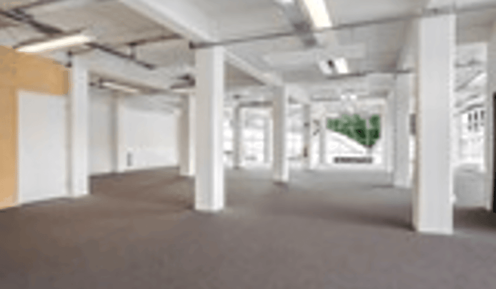 Kantoor · 360 m² · €3600,-