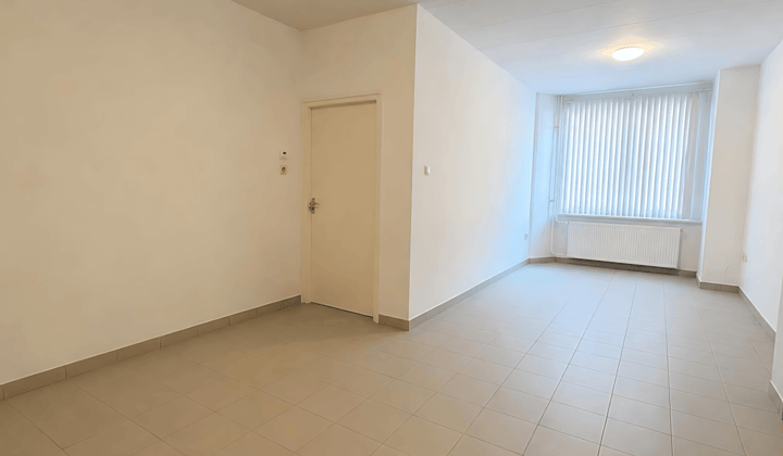 Kamer · 27 m² · €715,-