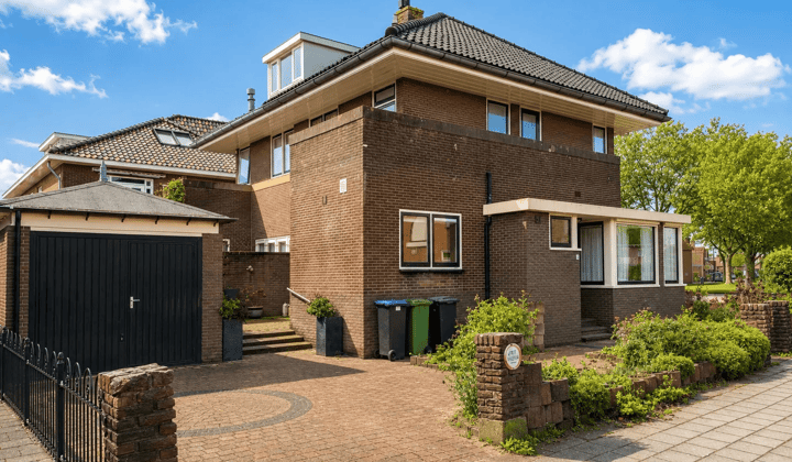Huis · 106 m² · €2500,-