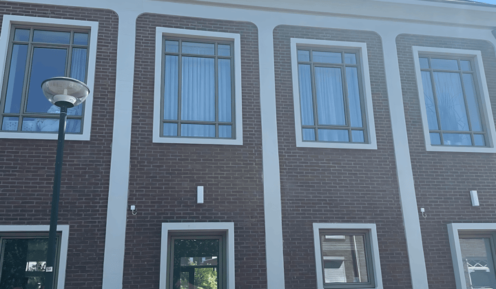 Huis · 111 m² · €2095,-