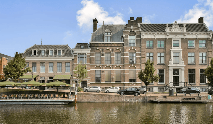 Appartement · 172 m² · €4300,-