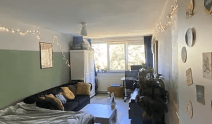 Kamer · €387,-