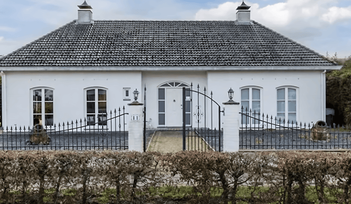 Huis · 223 m² · €2500,-