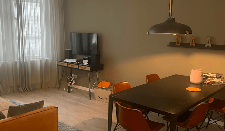 Kamer · 95 m² · €1500,-