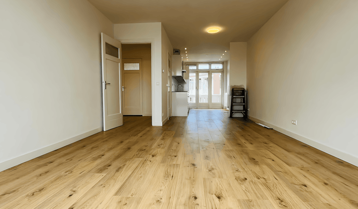 Appartement met Balkon en Gemeubileerd Interieur