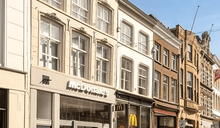 Studio · 47 m² · €921,-