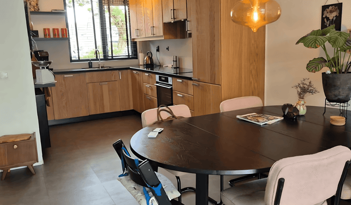 Huis · 170 m² · €3600,-