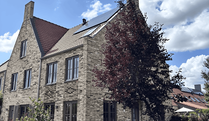 Huis · 134 m² · €2400,-