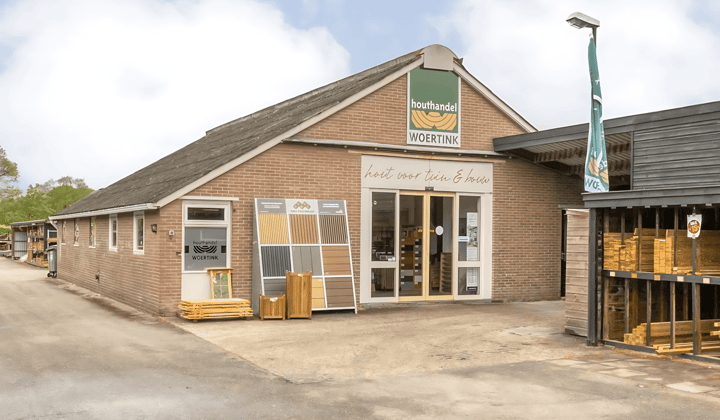 Bedrijfsruimte · 1226 m² · €3750,-