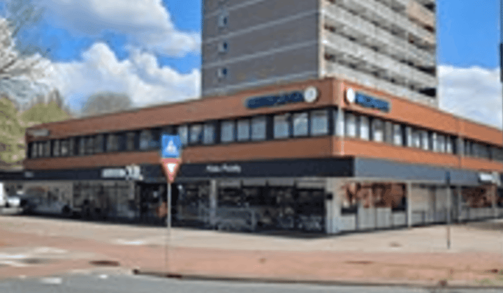 Kantoor- en praktijkruimte met parkeergelegenheid