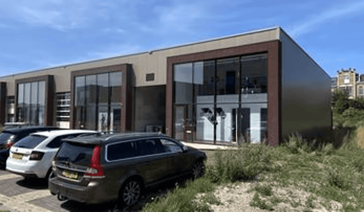 Bedrijfsruimte · 160 m² · €2650,-