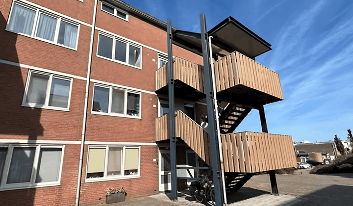 Huis · 61 m² · €713,-